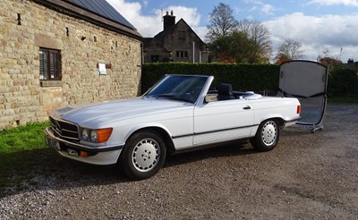 Lot 64 - 1986 Mercedes-Benz 560SL