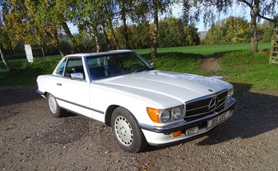 Lot 64 - 1986 Mercedes-Benz 560SL