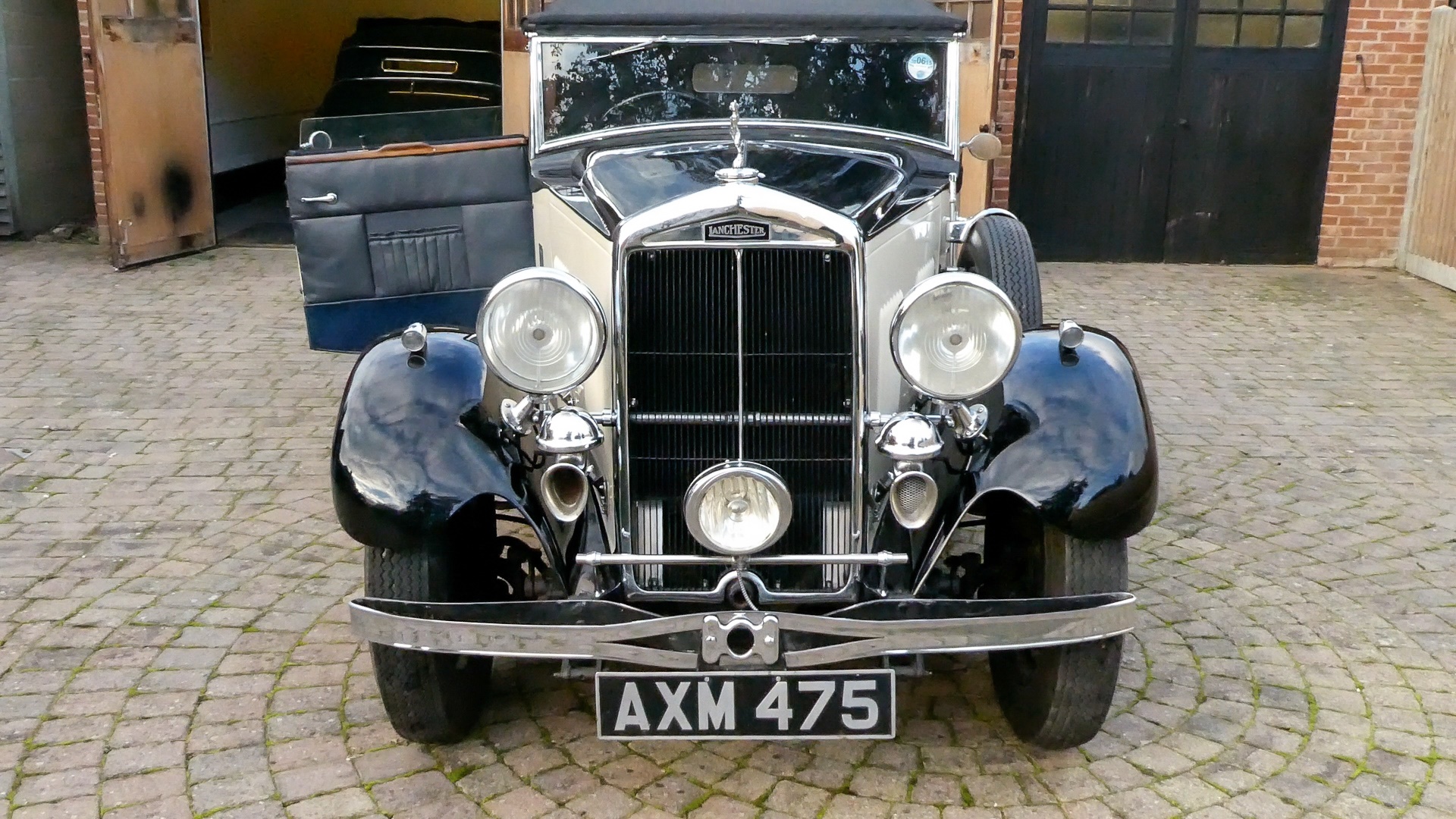 Lot 17 - 1934 Lanchester 15/18 Coupe