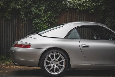 Lot 92 - 2001 Porsche 996 Carrera Cabriolet