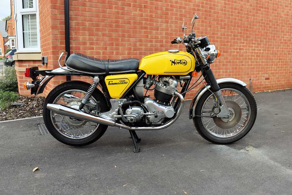 Lot 256 - 1972 Norton Commando Roadster