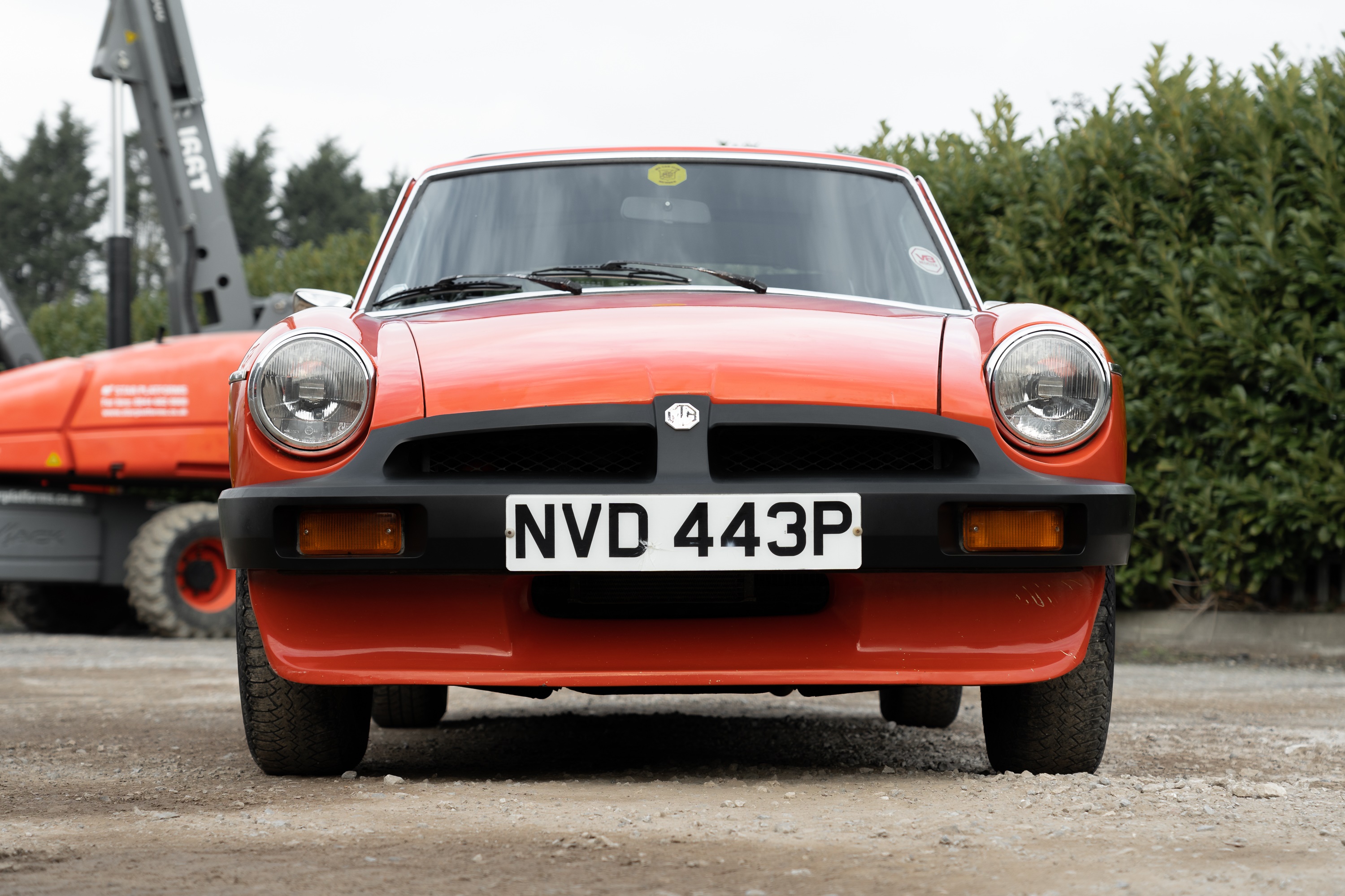 Lot 2 - 1975 MG B GT V8