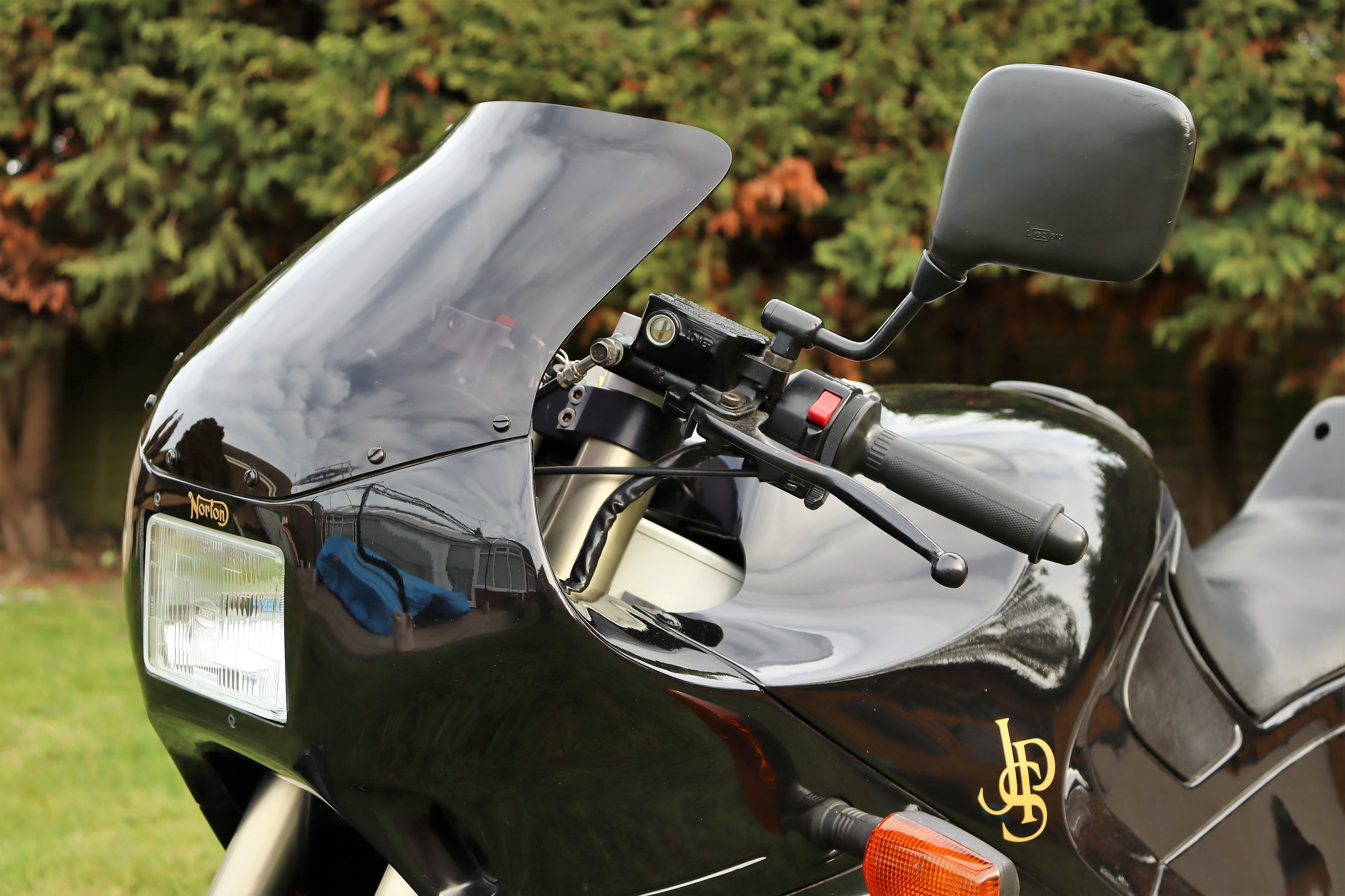 Lot 336 1990 Norton F1