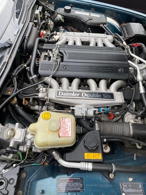 Lot 46 - 1994 Daimler Double Six Majestic