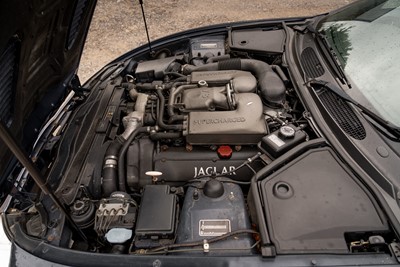 Lot 2001 Jaguar XKR 4.0 Coupe