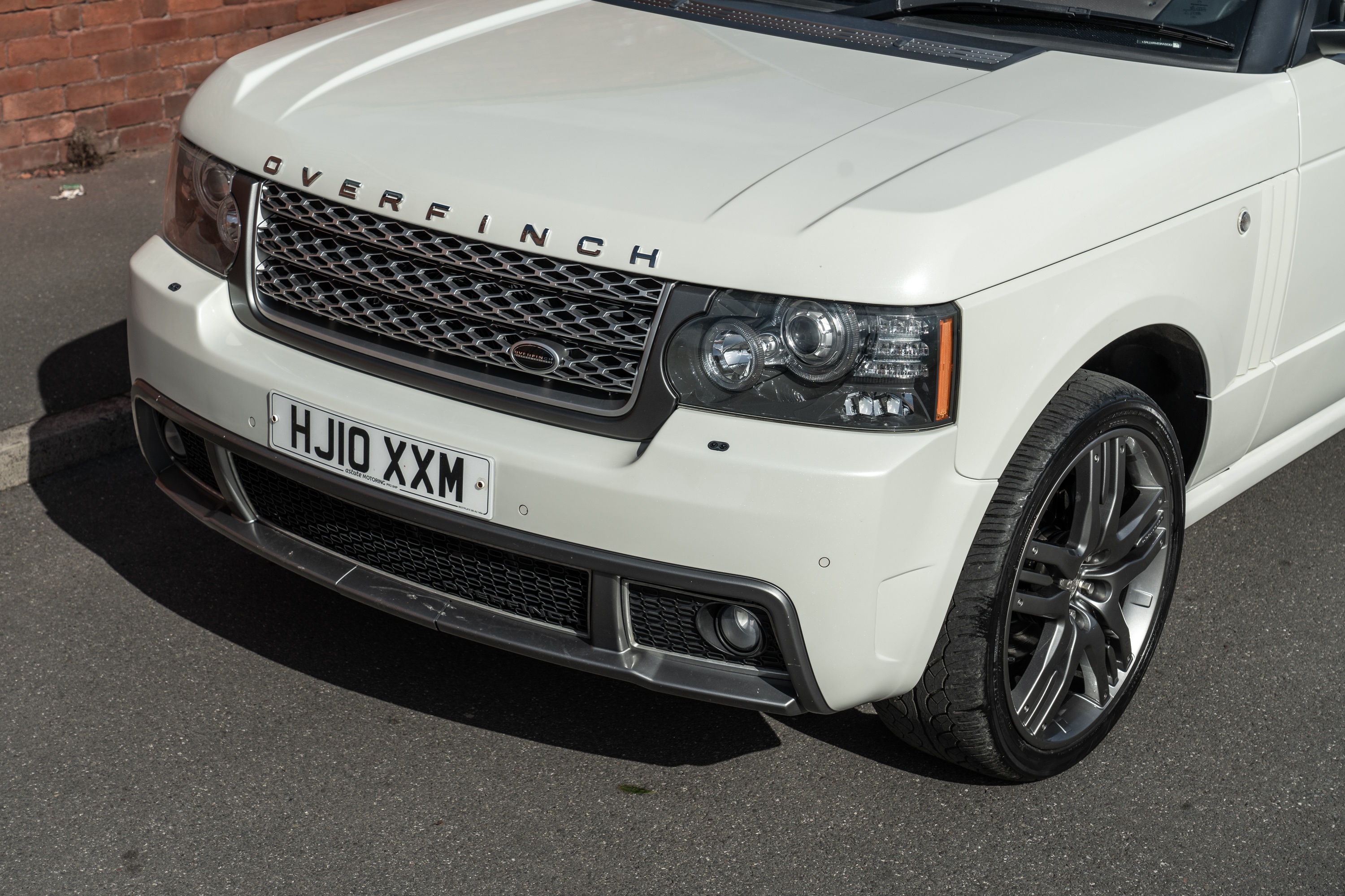 Lot 18 - 2010 Range Rover Vogue Overfinch Holland