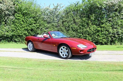 Lot 5 - 1999 Jaguar XK8 Convertible