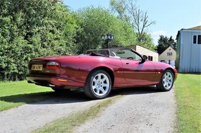 Lot 5 - 1999 Jaguar XK8 Convertible