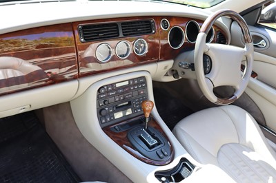 Lot 5 - 1999 Jaguar XK8 Convertible