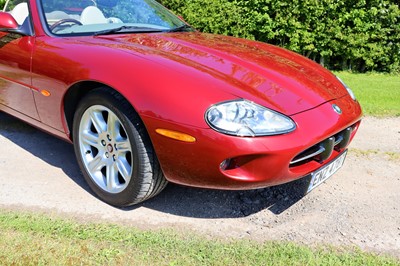 Lot 5 - 1999 Jaguar XK8 Convertible