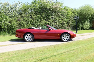 Lot 5 - 1999 Jaguar XK8 Convertible