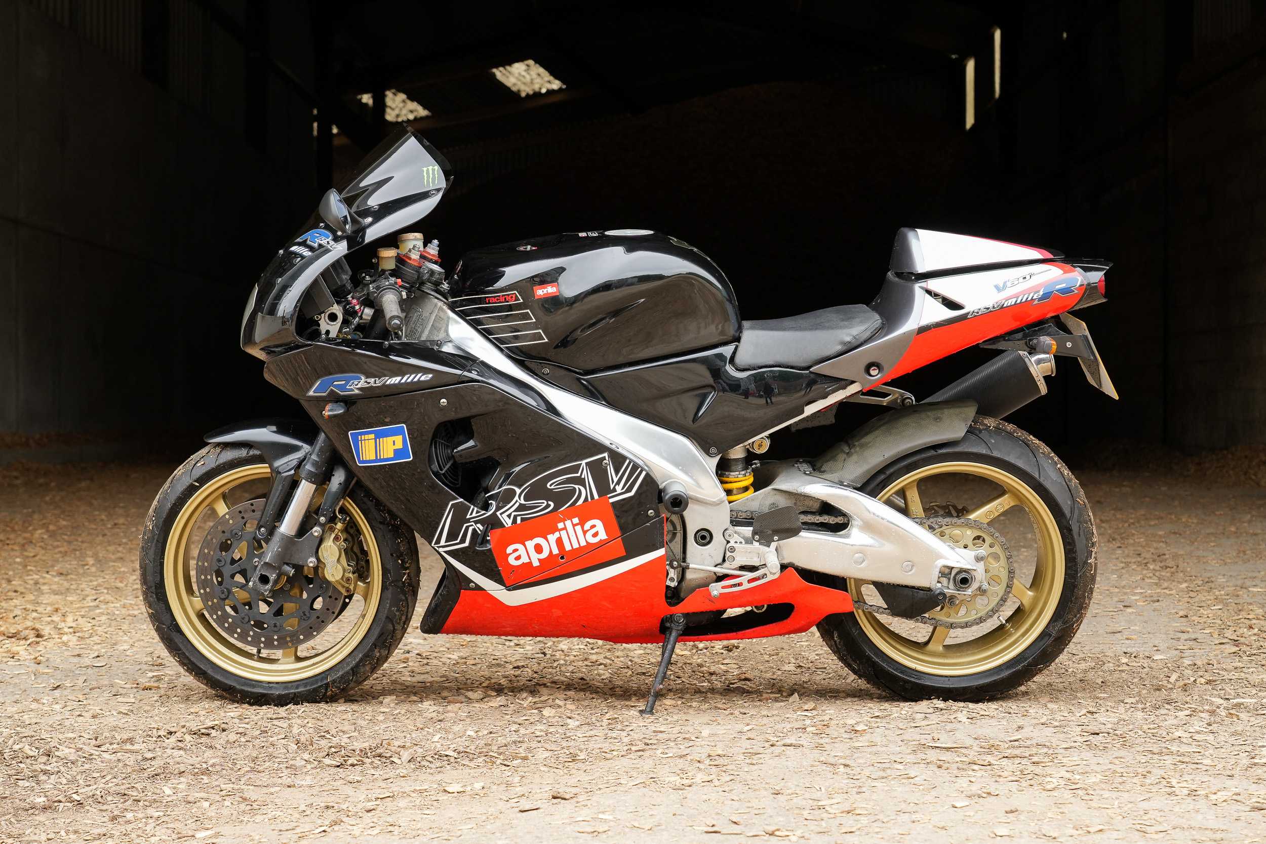 aprilia rsv mille 2000