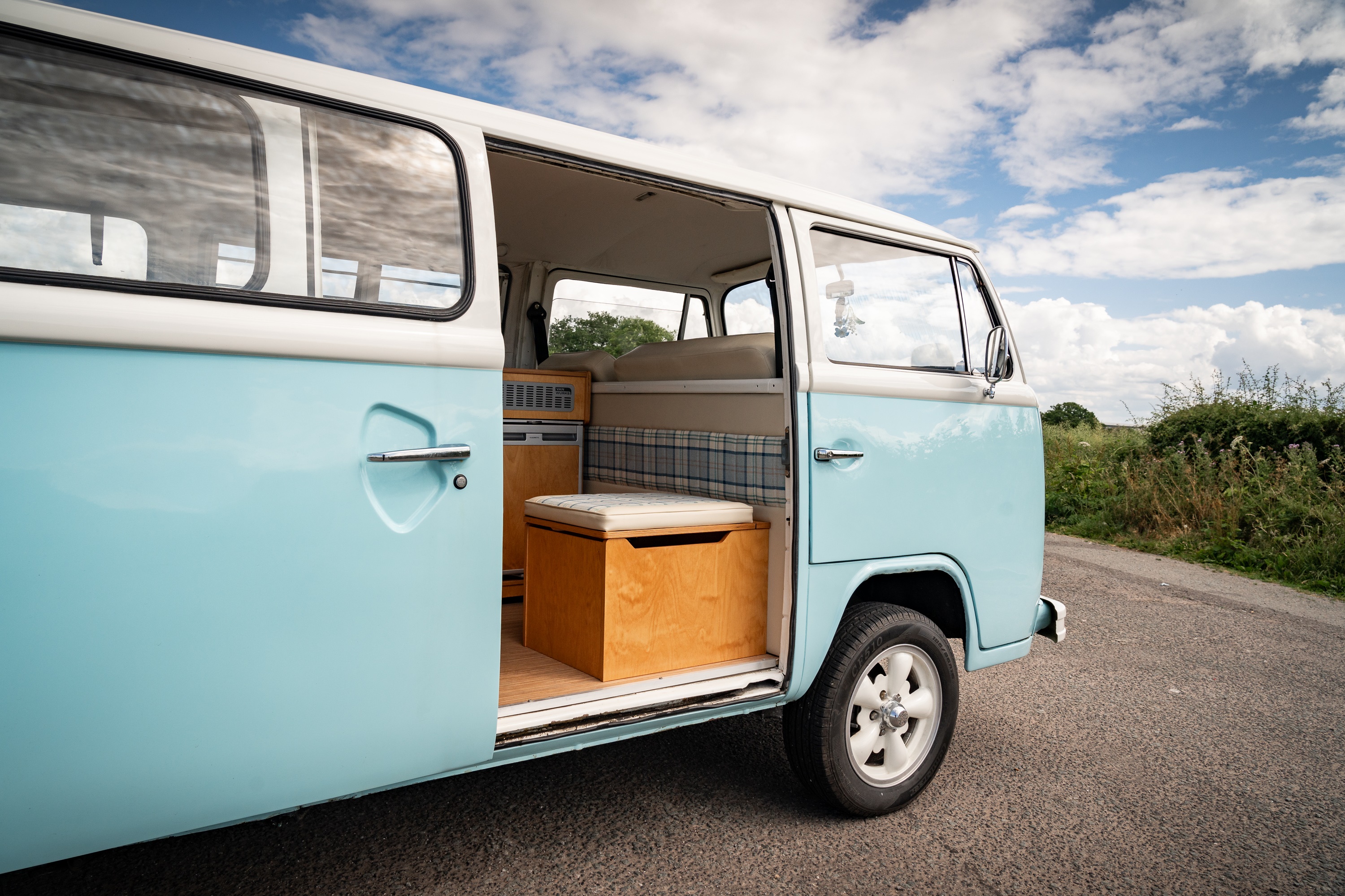 Lot 61 1976 Volkswagen Type 2 Camper Van