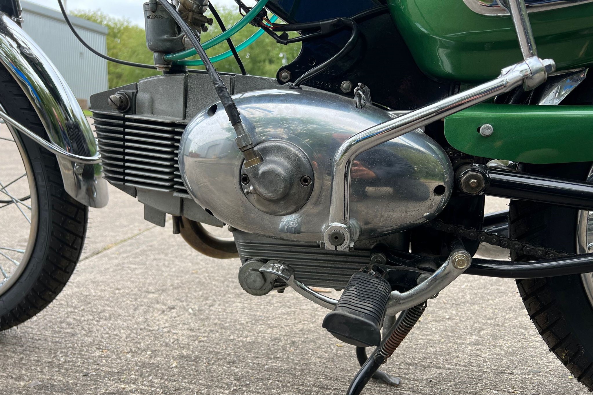 Jeu De Pistons Neufs Pour Benelli 125 Bicilindrico 1972 - Alésage 42,47 Mm, Référence 7380004247