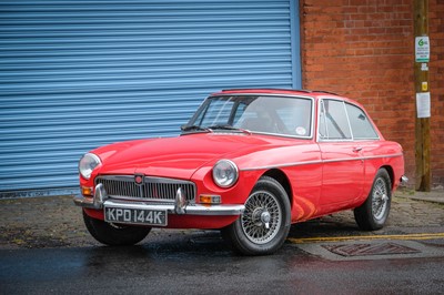 Lot 26 - 1972 MG B GT