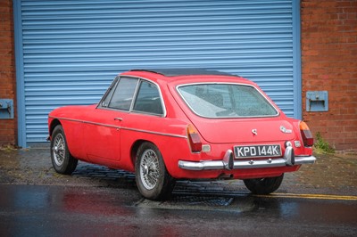 Lot 26 - 1972 MG B GT