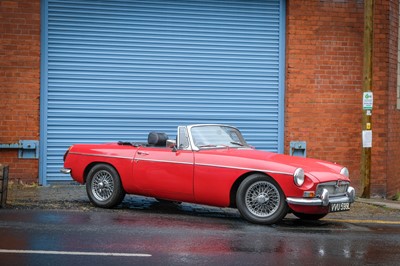 Lot 127 - 1972 MG B Roadster