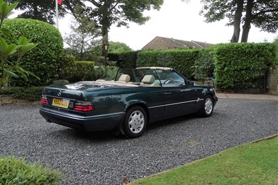 Lot 77 - 1995 Mercedes-Benz E320 Cabriolet