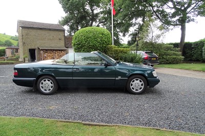 Lot 77 - 1995 Mercedes-Benz E320 Cabriolet