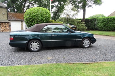 Lot 77 - 1995 Mercedes-Benz E320 Cabriolet