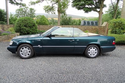 Lot 77 - 1995 Mercedes-Benz E320 Cabriolet