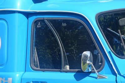 Lot 382 - 1986 Renault 4 F4 Van