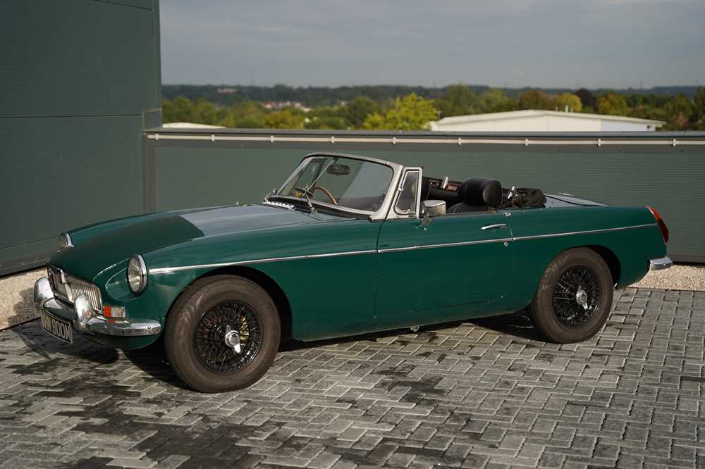 Lot 358 - 1973 MGB Roadster