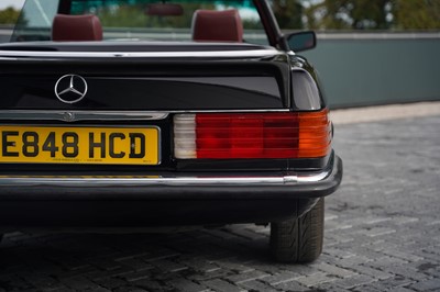 Lot 374 - 1988 Mercedes-Benz 500SL