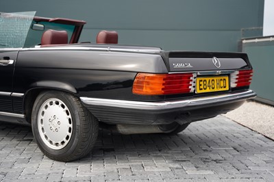 Lot 374 - 1988 Mercedes-Benz 500SL