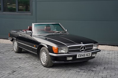 Lot 374 - 1988 Mercedes-Benz 500SL