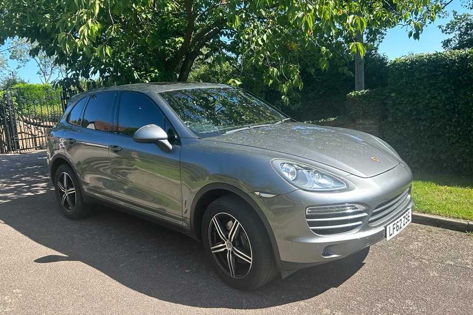 Lot 492 - 2012 Porsche Cayenne V6 D Tiptronic