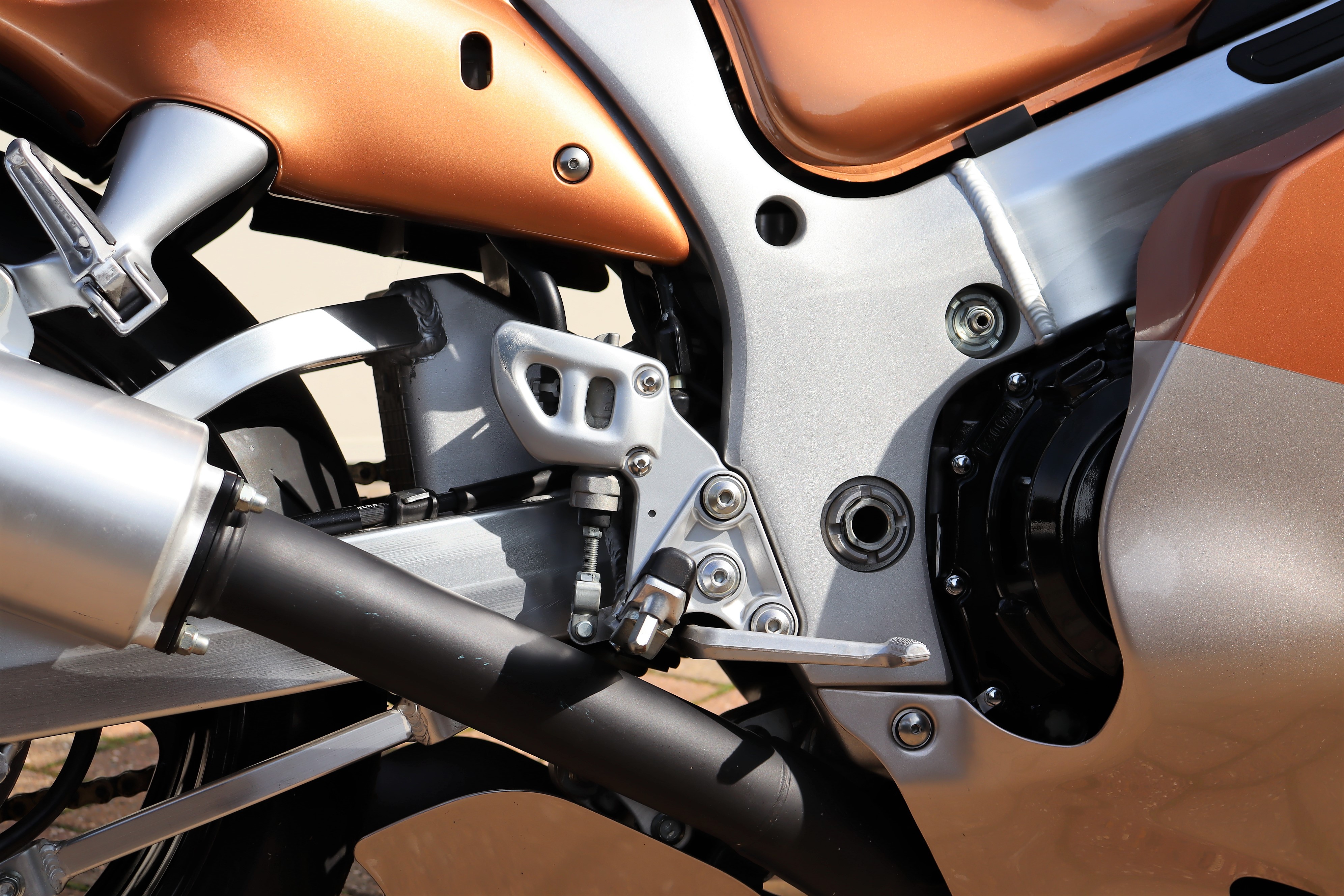 Oil Pan Gaskets For Suzuki Sidekick Suzuki GSX 1300R Hayabusa - 1999 - Auktioner Online - Nätauktioner Suzuki GSX-R 2013