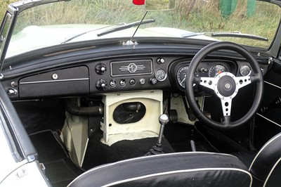 Lot 6 - 1968 MG C Roadster