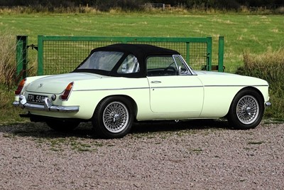 Lot 6 - 1968 MG C Roadster