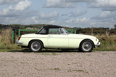 Lot 6 - 1968 MG C Roadster