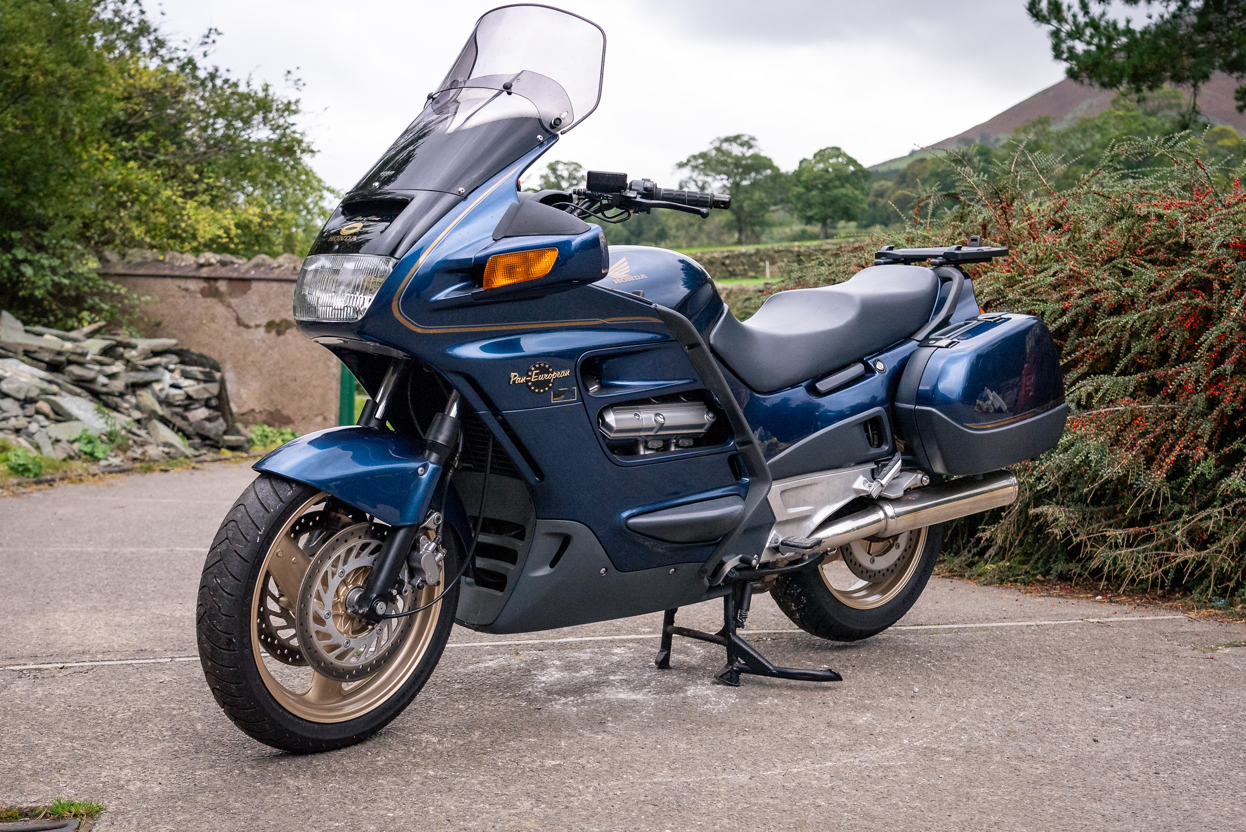 Lot 297 2000 Honda ST1100 lot-297-2000-honda-st1100