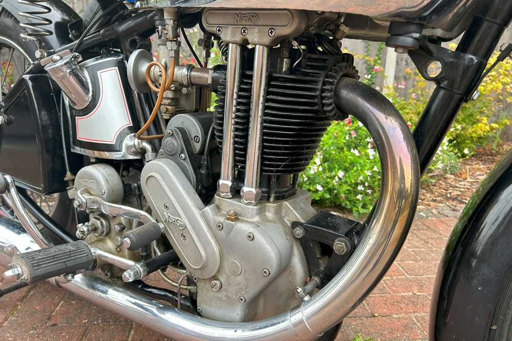 Lot 243 - 1937 Norton ES2