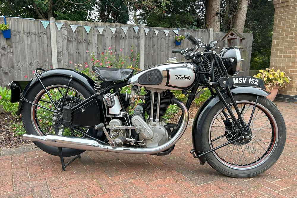 Lot 243 - 1937 Norton ES2