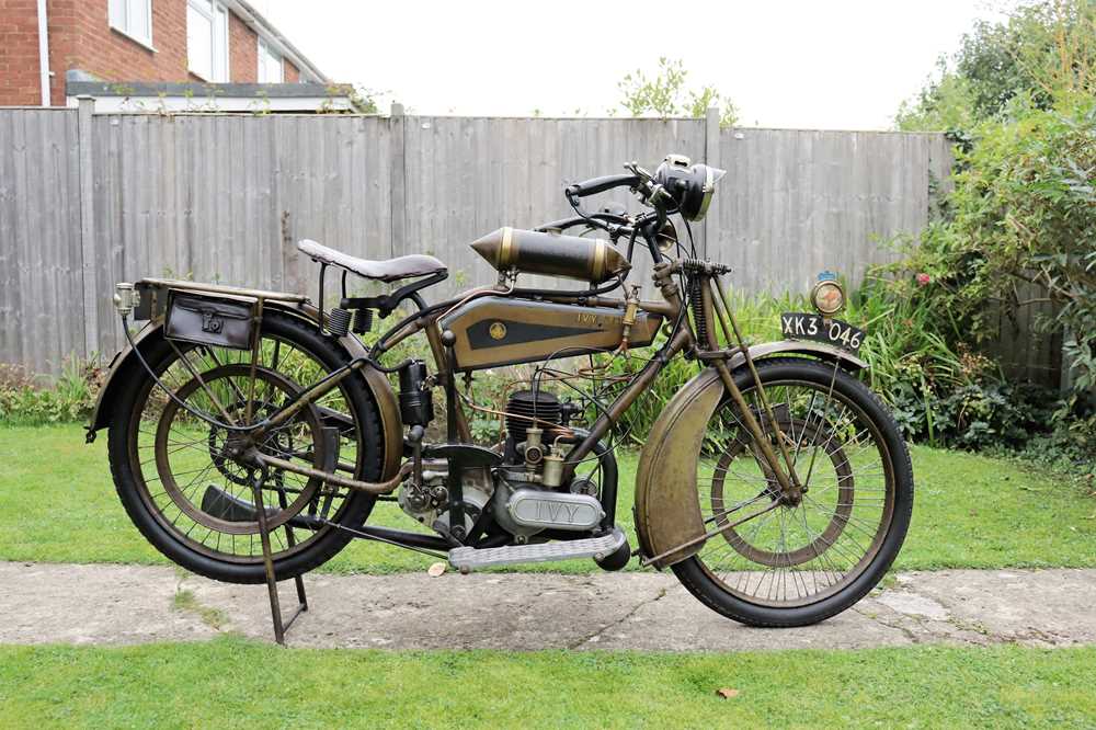 Lot 288 - 1922 Ivy Three De Lux