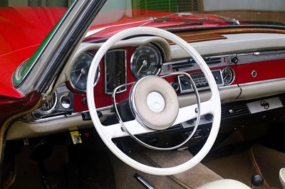 Lot 1964 Mercedes-Benz 230SL
