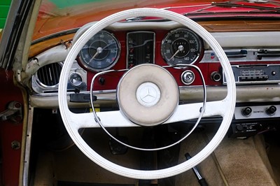 Lot 18 - 1964 Mercedes-Benz 230SL
