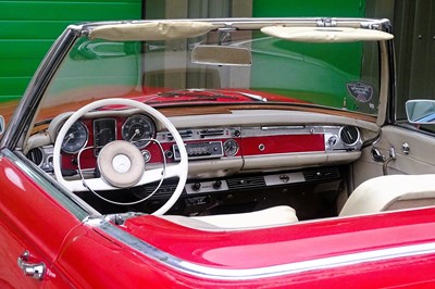 Lot 18 - 1964 Mercedes-Benz 230SL