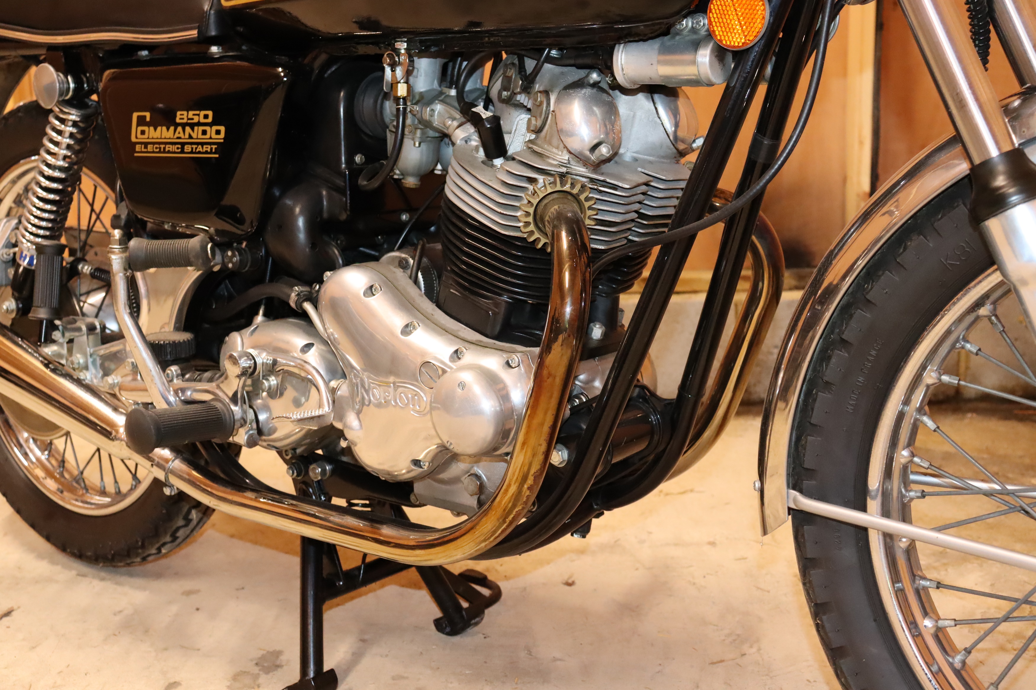 MAQUETTE DE MOTO 1:12, NORTON COMMANDO 850 175 Moto Rouge Et
