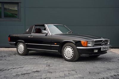 Lot 130 - 1988 Mercedes-Benz 500SL