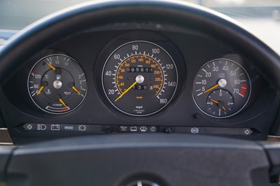 Lot 109 - 1988 Mercedes-Benz 300SL