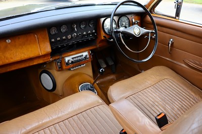 Lot 52 - 1969 Daimler V8-250