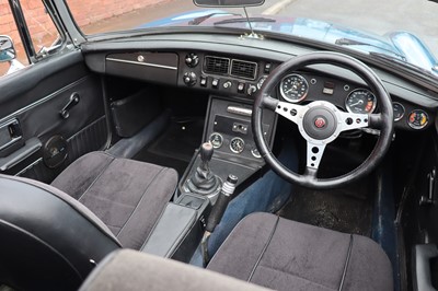 Lot 10 - 1975 MG B Roadster