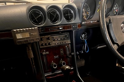 Lot 25 - 1984 Mercedes-Benz 280SL