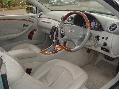 Lot 42 - 2002 Mercedes-Benz CLK 500 Elegance