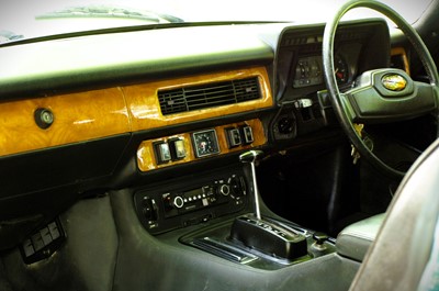 Lot 1982 Jaguar XJ-S HE V12